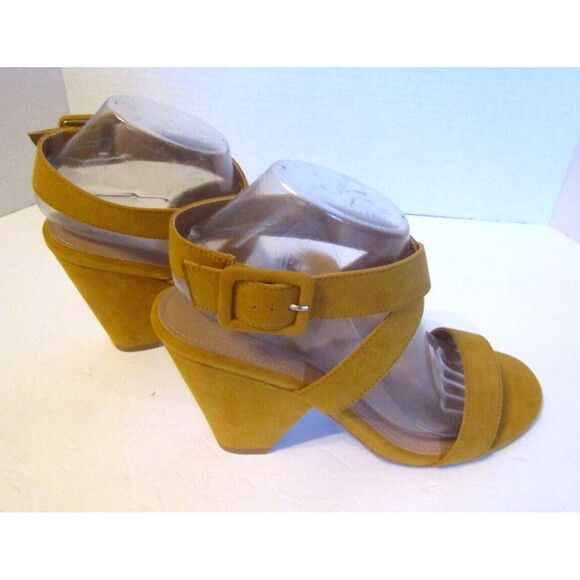 Torrid Sandals Mustard Brown Wrap Heel Cone Heel Faux Suede NWT Size 9W - Picture 5 of 8